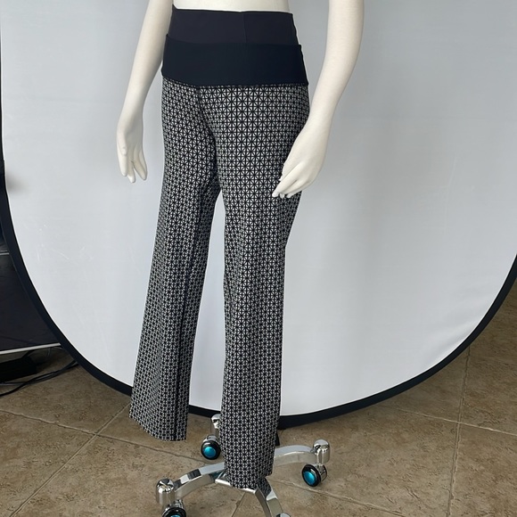 Lululemon Pants Size 6 - Picture 7 of 14